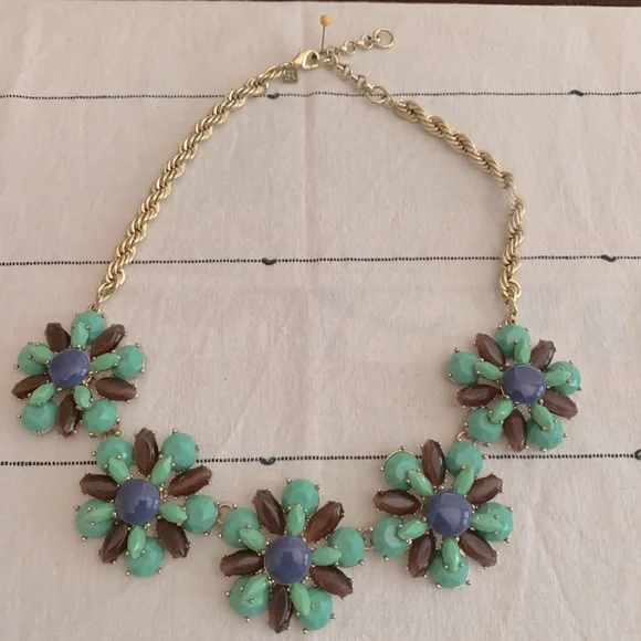 Banana Republic Statement Necklace Gold Tone - Picture 3 of 5